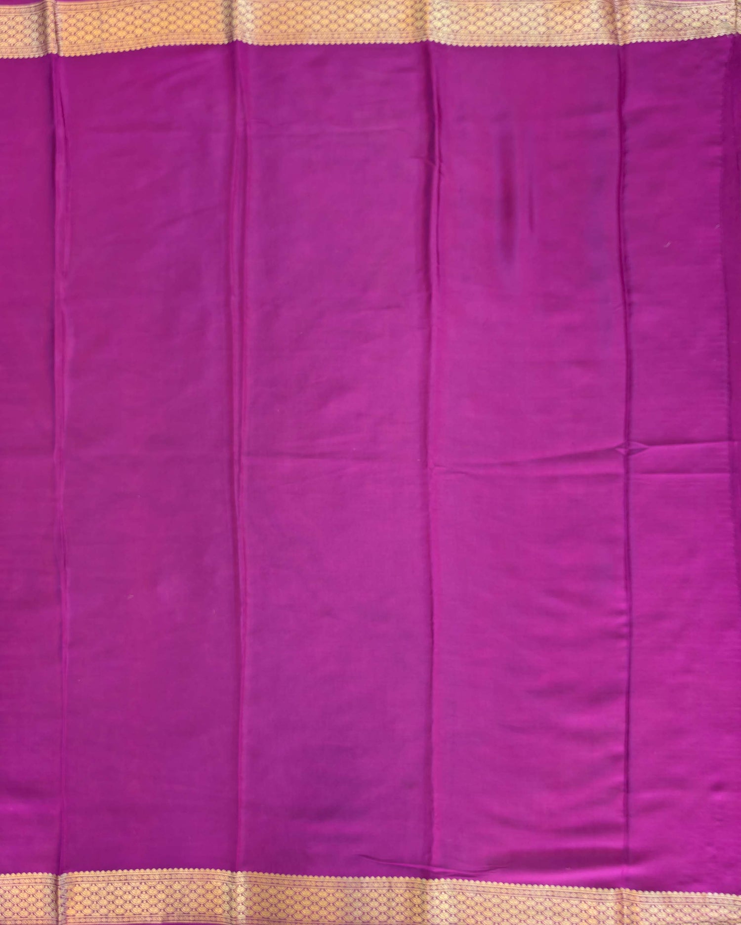 Pure Mysore Silk Crepe - Green with Fusia Pink Half &amp; Half Pattern